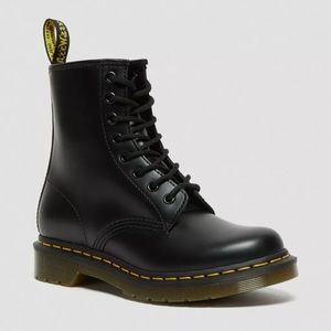 Dr. Martens 1460 WOMEN'S SMOOTH LEATHER LACE UP BOOTS